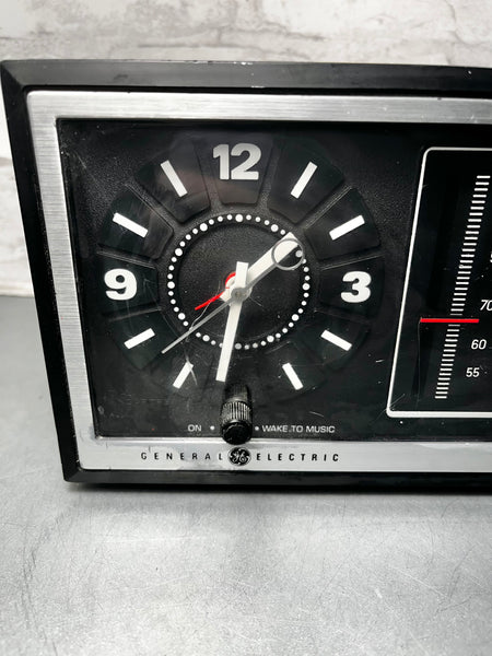 GE Vintage Clock Radio