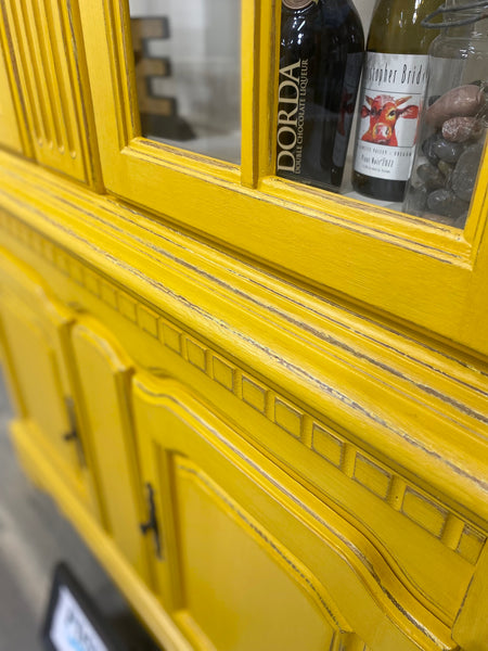 Beautiful Yellow China Hutch