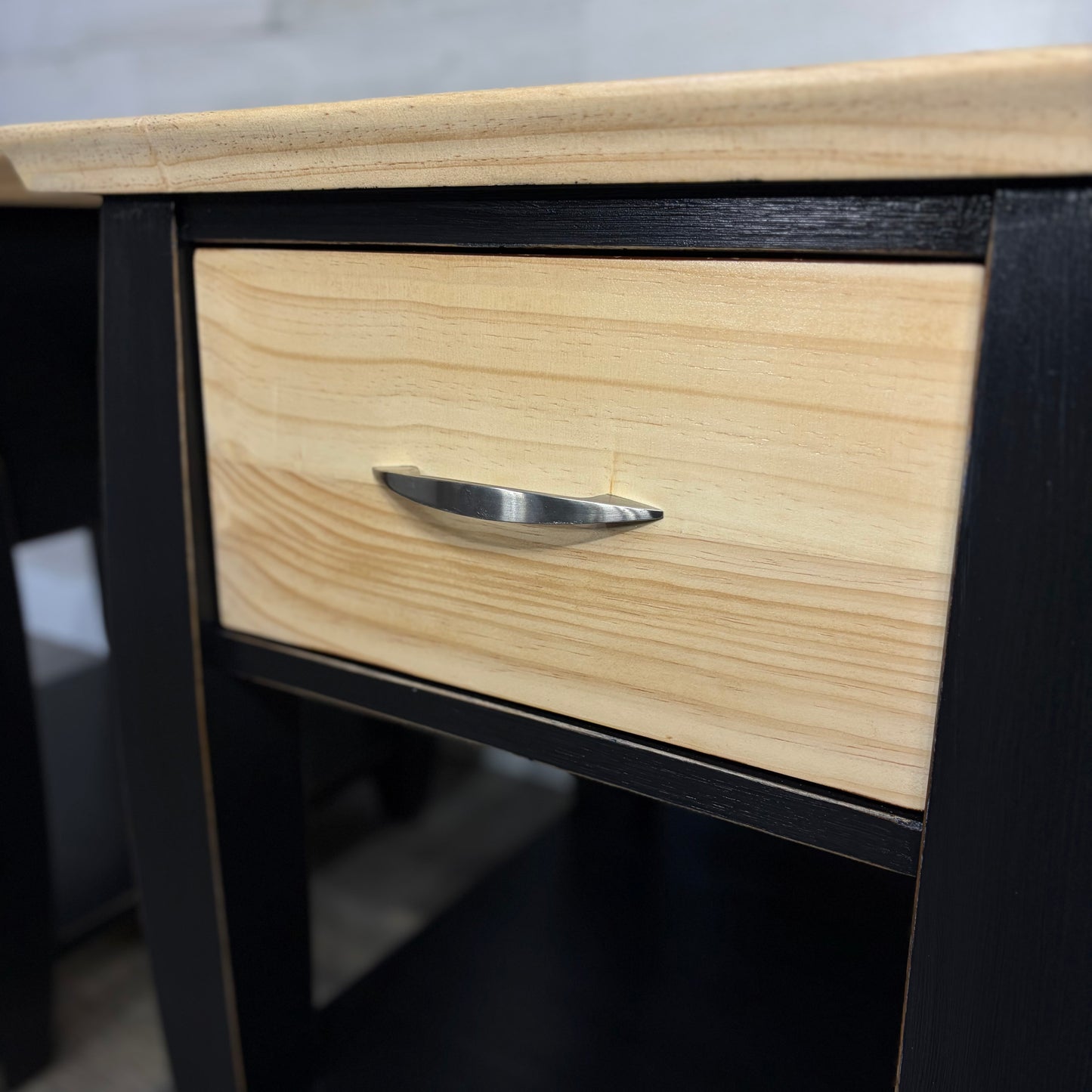 Set Of 2 Black End Tables / Nightstands