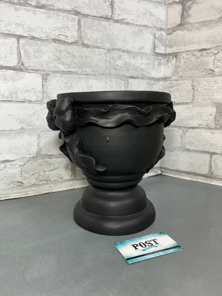 Black Bow Pot