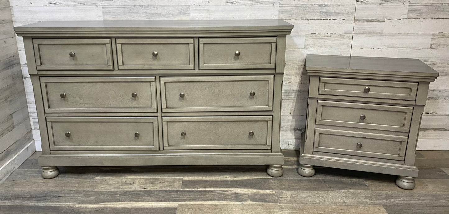 Rustic Gray Dresser & Nightstand Set