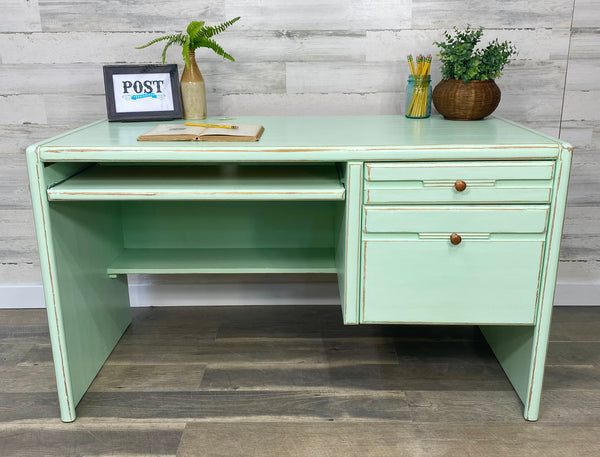 Mint Desk