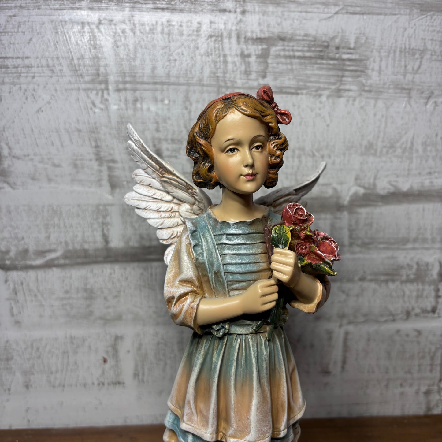 Decorative Angel Figurine W/ Bouquet Of Roses