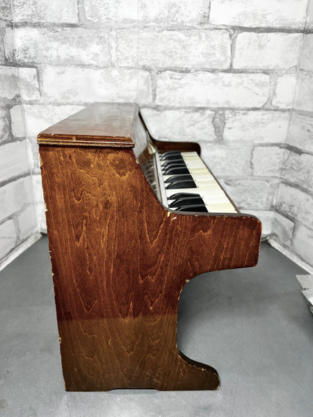 Vintage Toy Piano “Mundia Beilei“