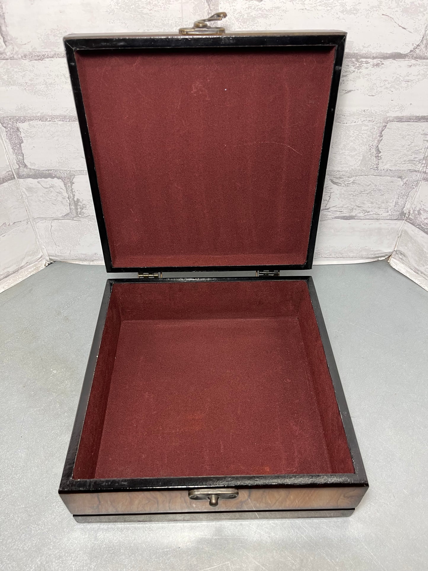 Faux Wood Trinket Latching Box