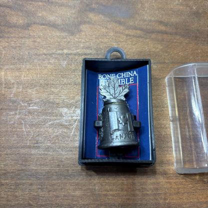 Bone China Canada Thimble