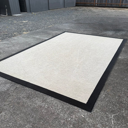 Indoor / Outdoor Area Rug 8x14