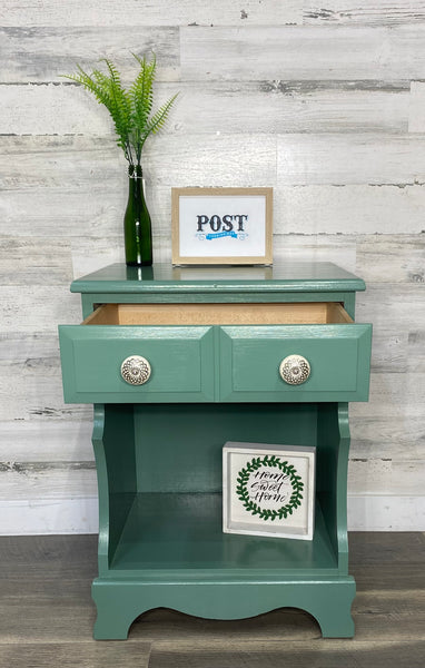 Darling Green Nightstand