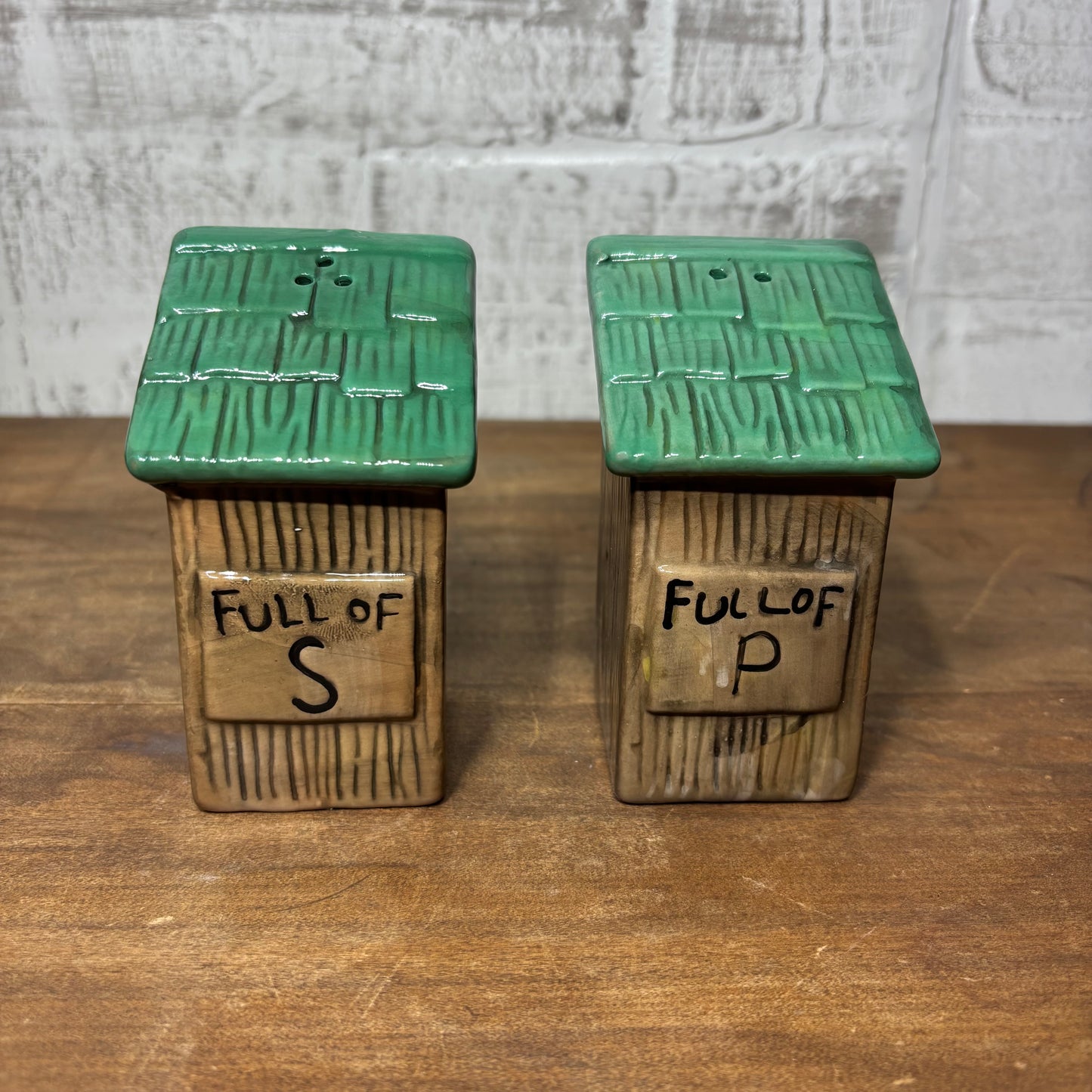 Outhouse Salt & Pepper Shakers Set