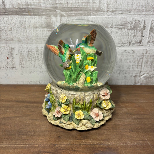 Hummingbird Snow globe