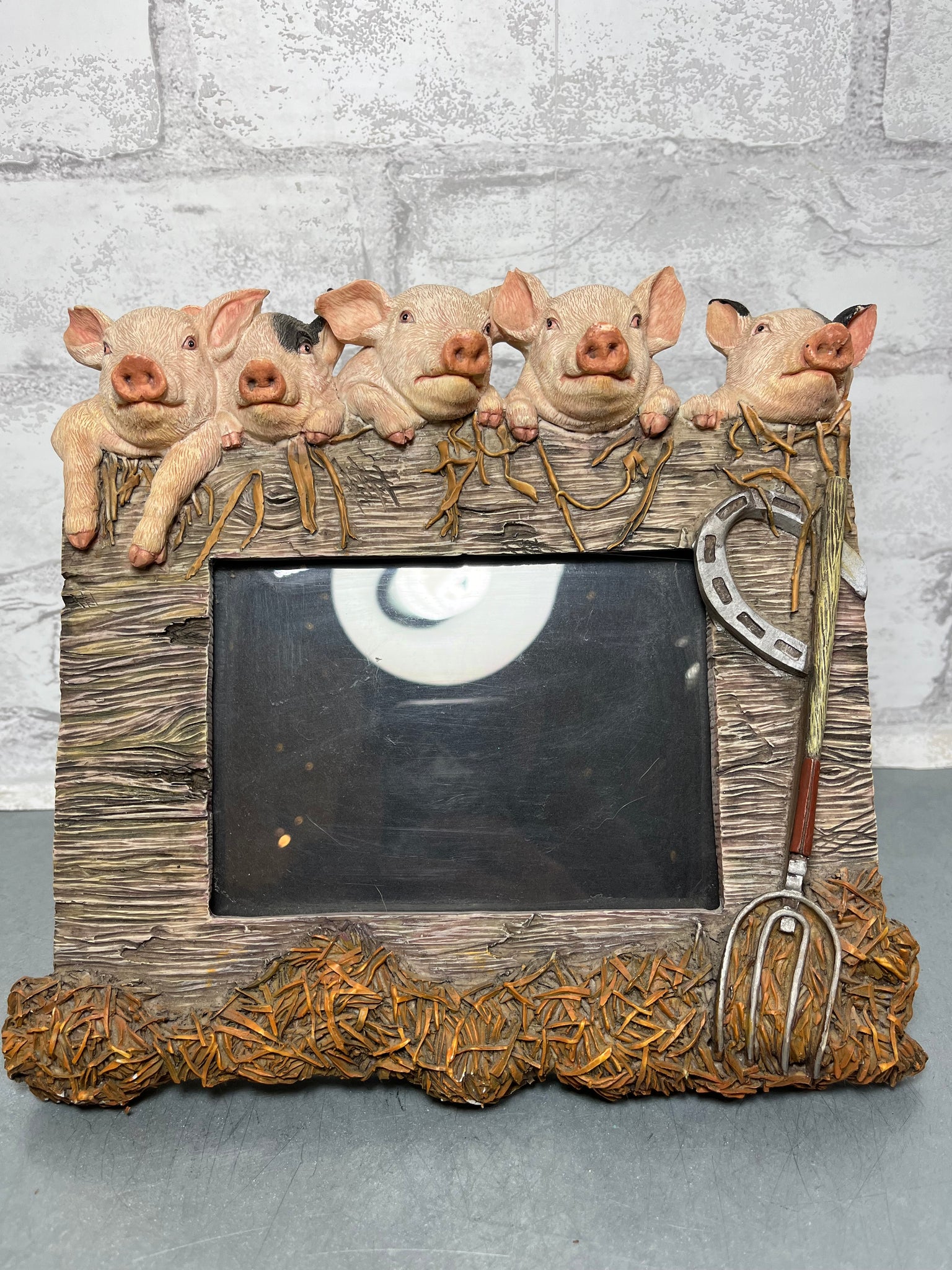 Rustic Pig Farmhouse Picture Frame
