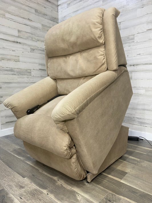 La-Z-Boy Reclining Lift Chair