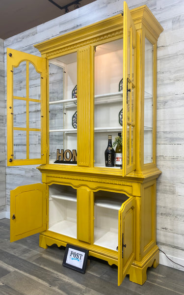 Beautiful Yellow China Hutch