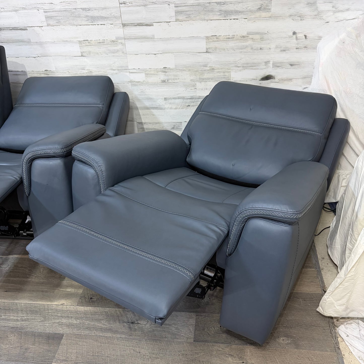 Leather Flexsteel “Sawyer” Power Reclining Sofa & Chair Set
