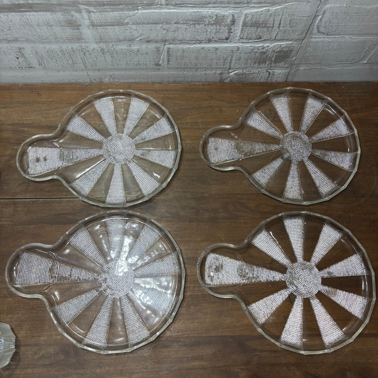 Vintage Jeannette Dewdrop Glass Snack Set Pinwheel Plates With Cups Set Of 4