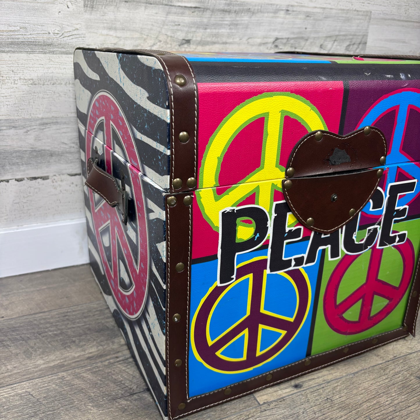 Peace Sign Keepsake Chest *No Latch*