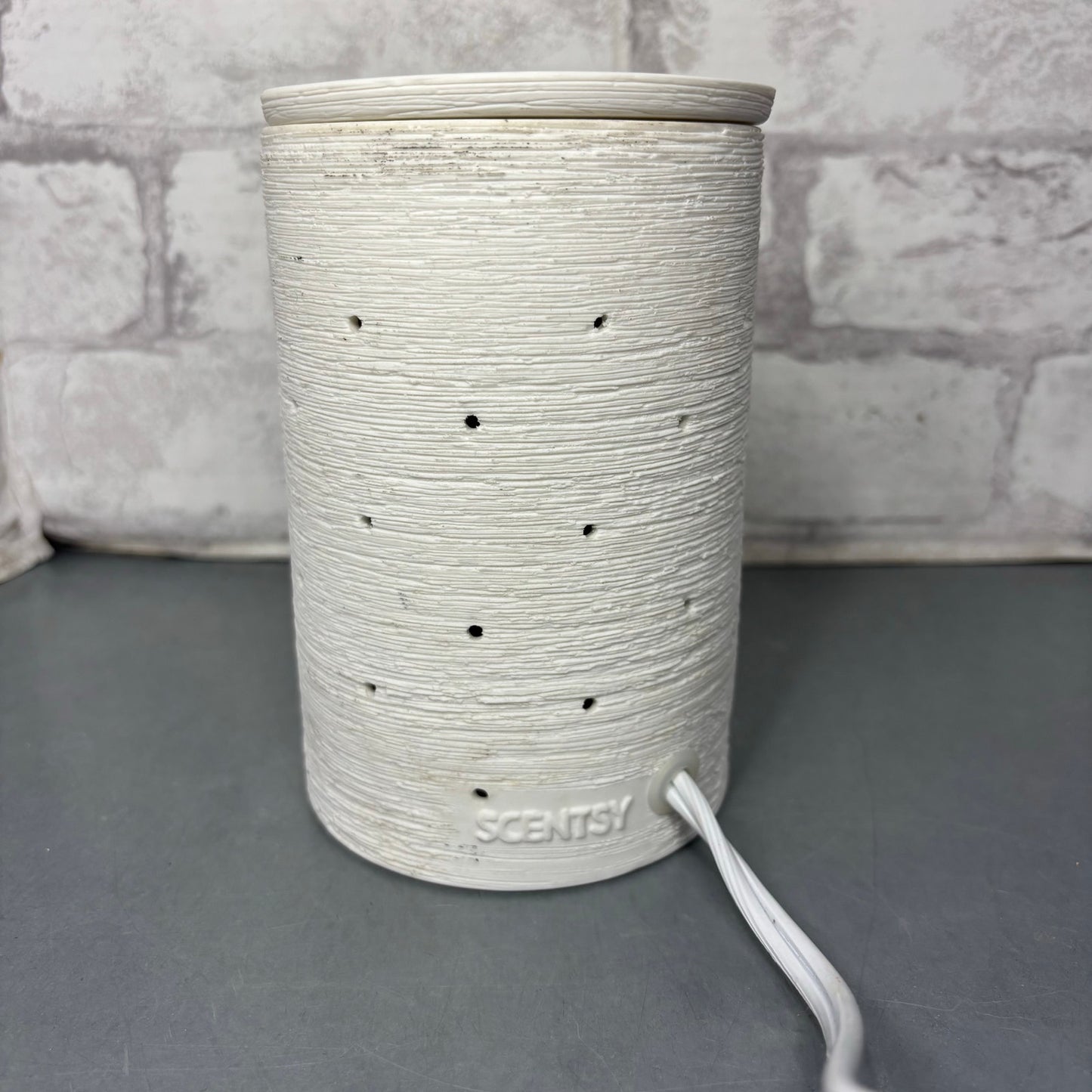 Scentsy Etched Core White Wax Warmer