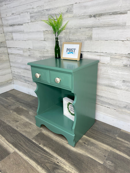 Darling Green Nightstand