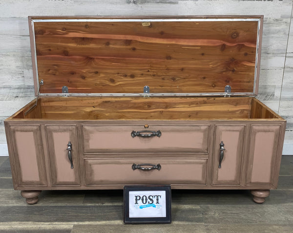 Lane Cedar Chest Trunk