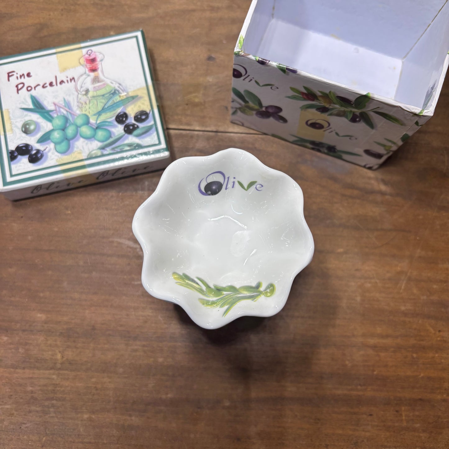 “Olive Olive” Fine Porcelain Appetizer/ Condiment Dishes Set