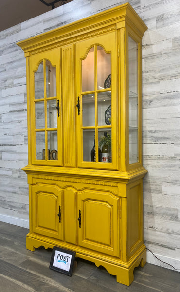 Beautiful Yellow China Hutch