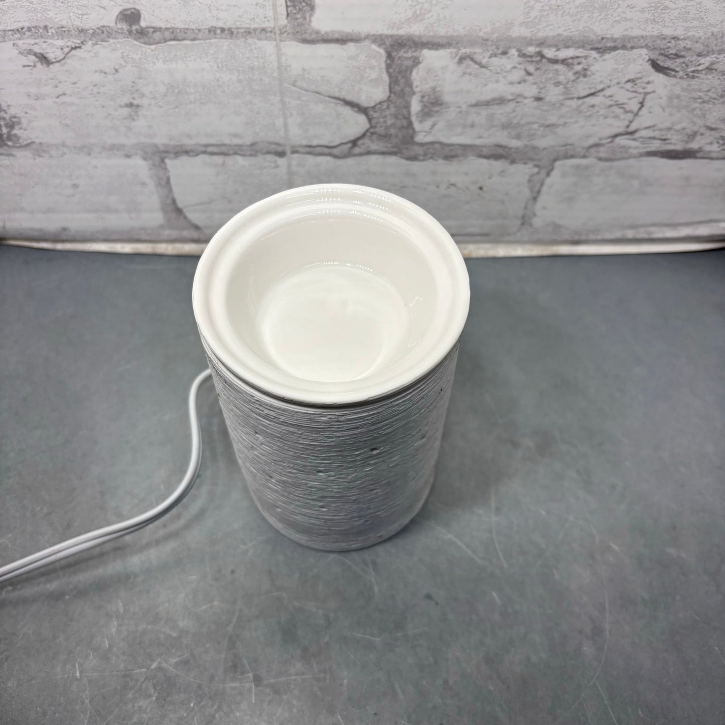 Scentsy Etched Core White Wax Warmer