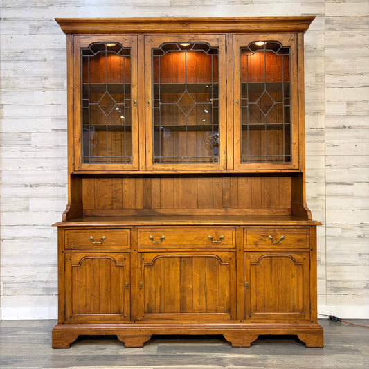 Ethan Allen Hutch Old World TreasuresStep