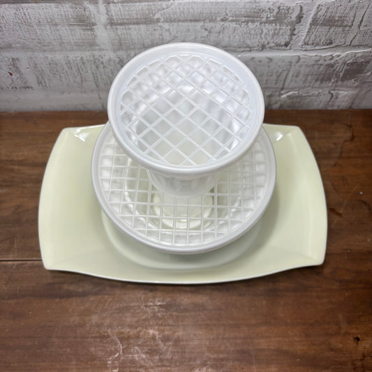 Vintage Tuppercraft Floralier Floral Arranger Vase #532-1