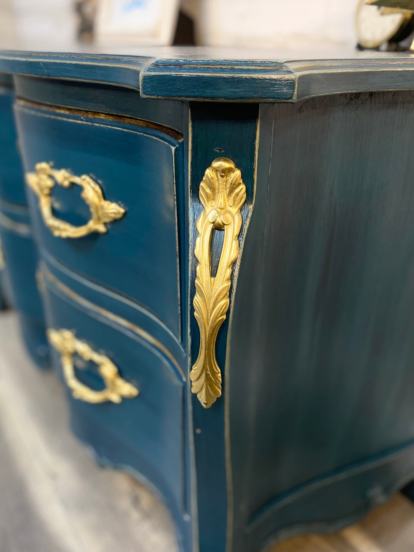 French Provincial Drexel Dresser Post Furnishings French Provincial Drexel Dresser Post Furnishings