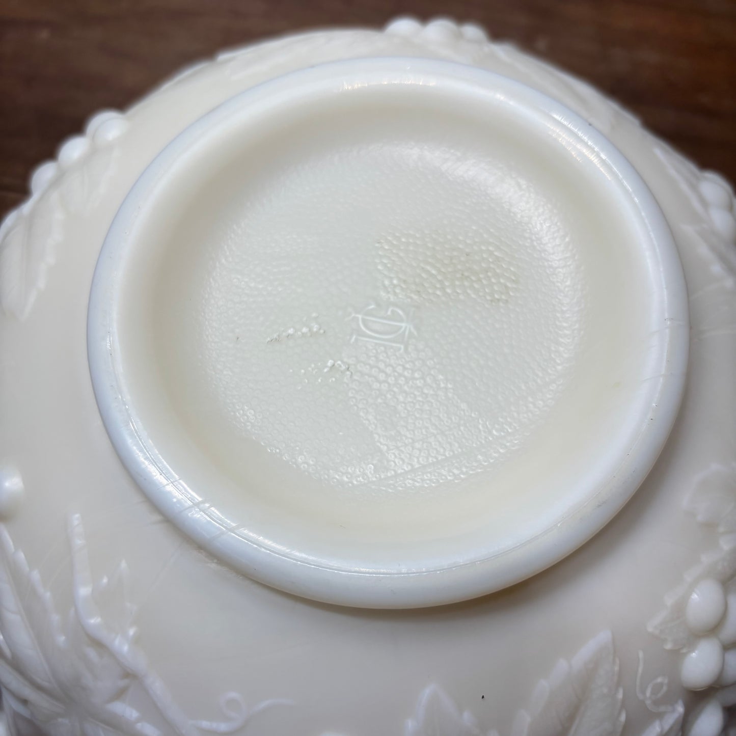 Vintage Imperial Custard Milk Glass Ruffled Crimped Edge Grape & Leaf Pattern Bowl