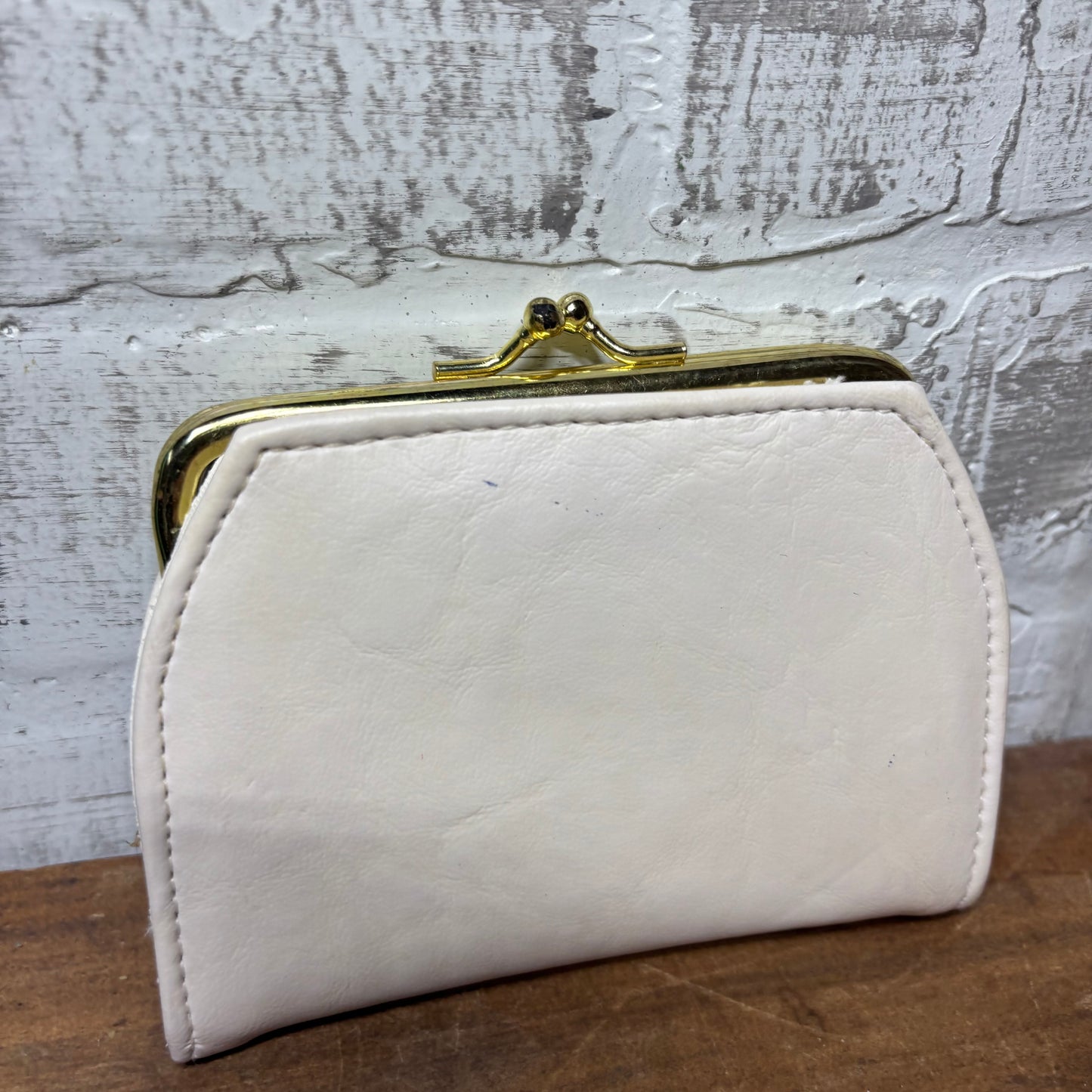 Vintage Kiss Lock Clasp White Coin Purse Wallet