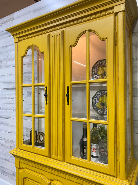 Beautiful Yellow China Hutch