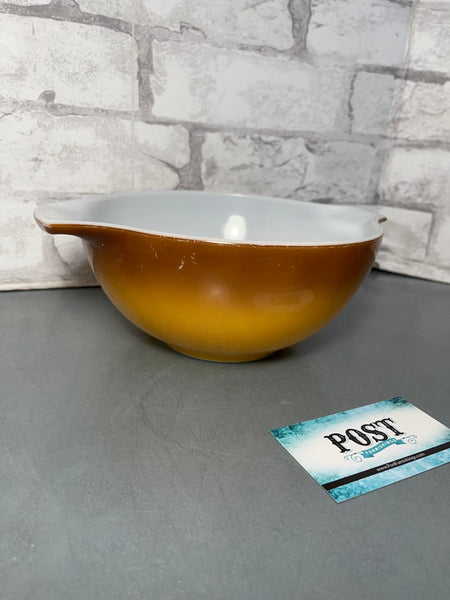 Vintage Tan/ Brown Ombré Pyrex Bowl w/ Handles