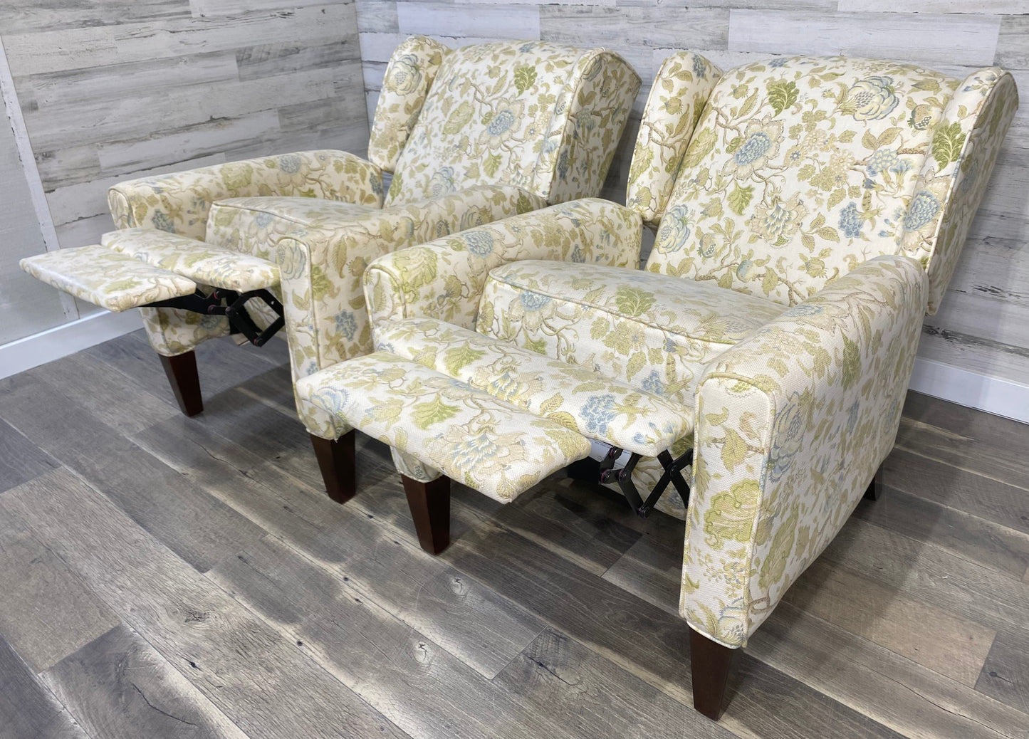 Set Of 2 Lane Reclining Chairs