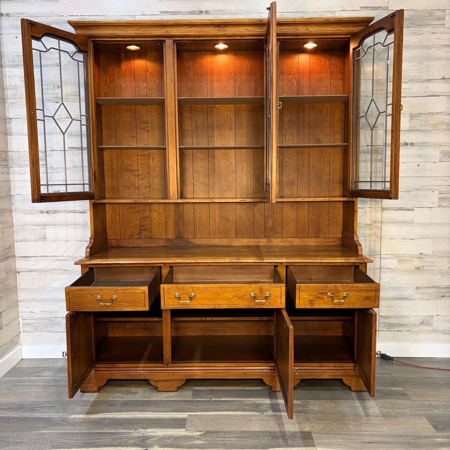 Ethan Allen Hutch Old World TreasuresStep