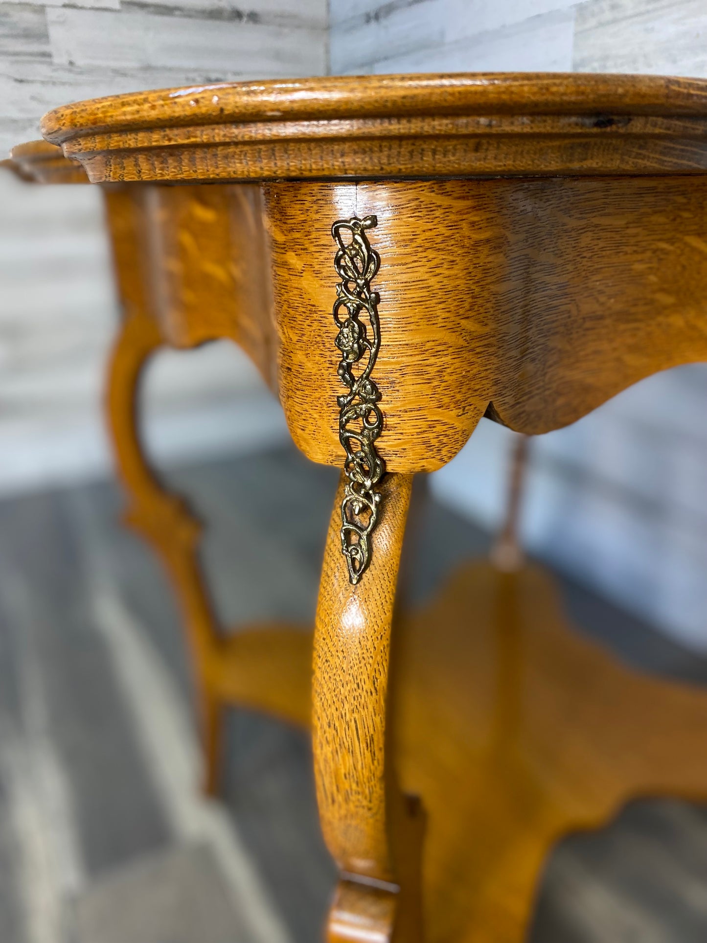Antique Quarter Sawn Oak Parlor Occasional End Table