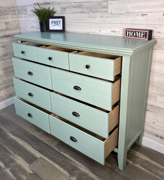 Large 9 Drawer Dresser