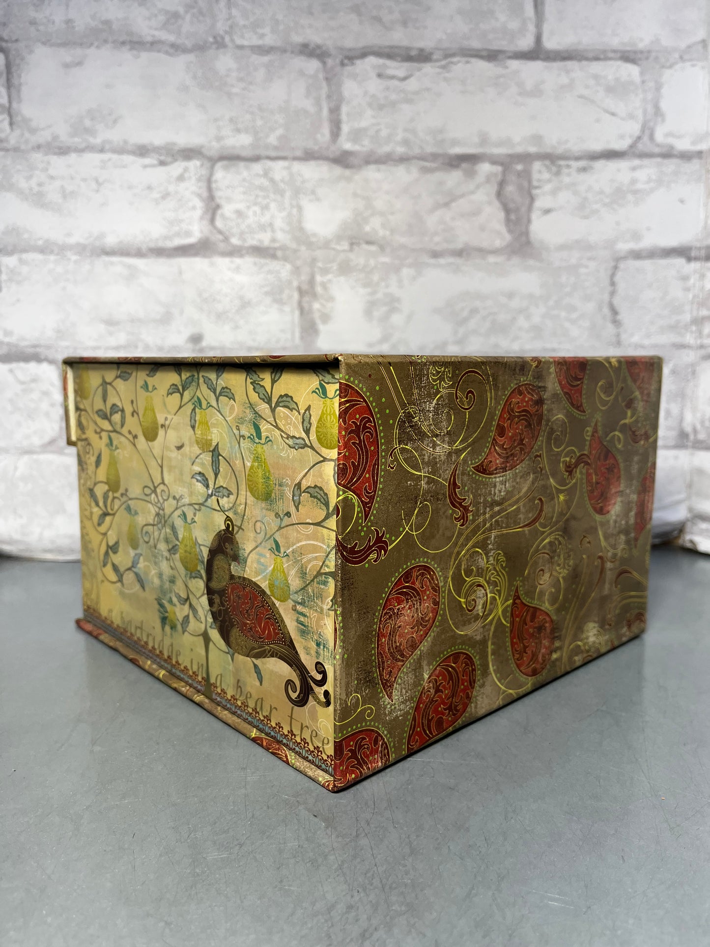 Shabby Chic Paisley Keepsake Box W/ Ribbon