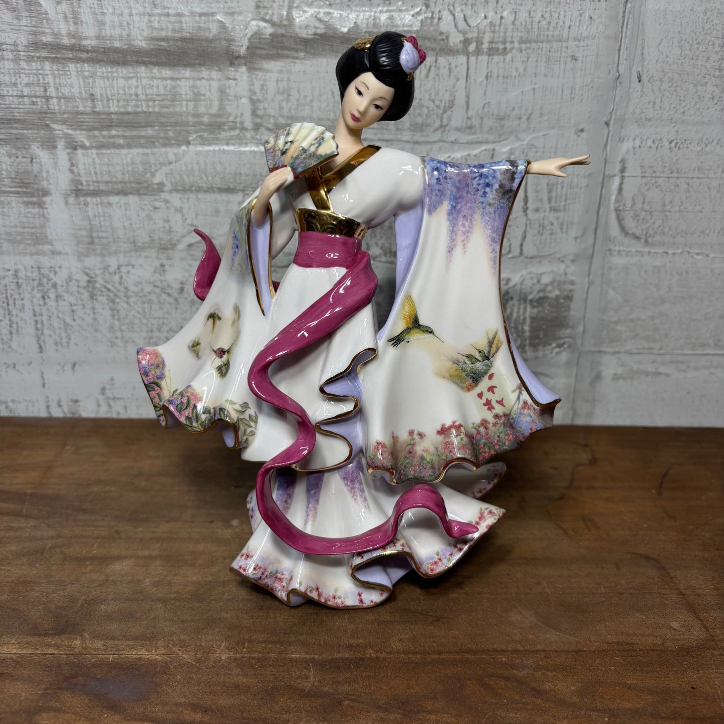 Bradford Exchange Delicate Elegance Silken Whispers Porcelain Figurine No. B6735