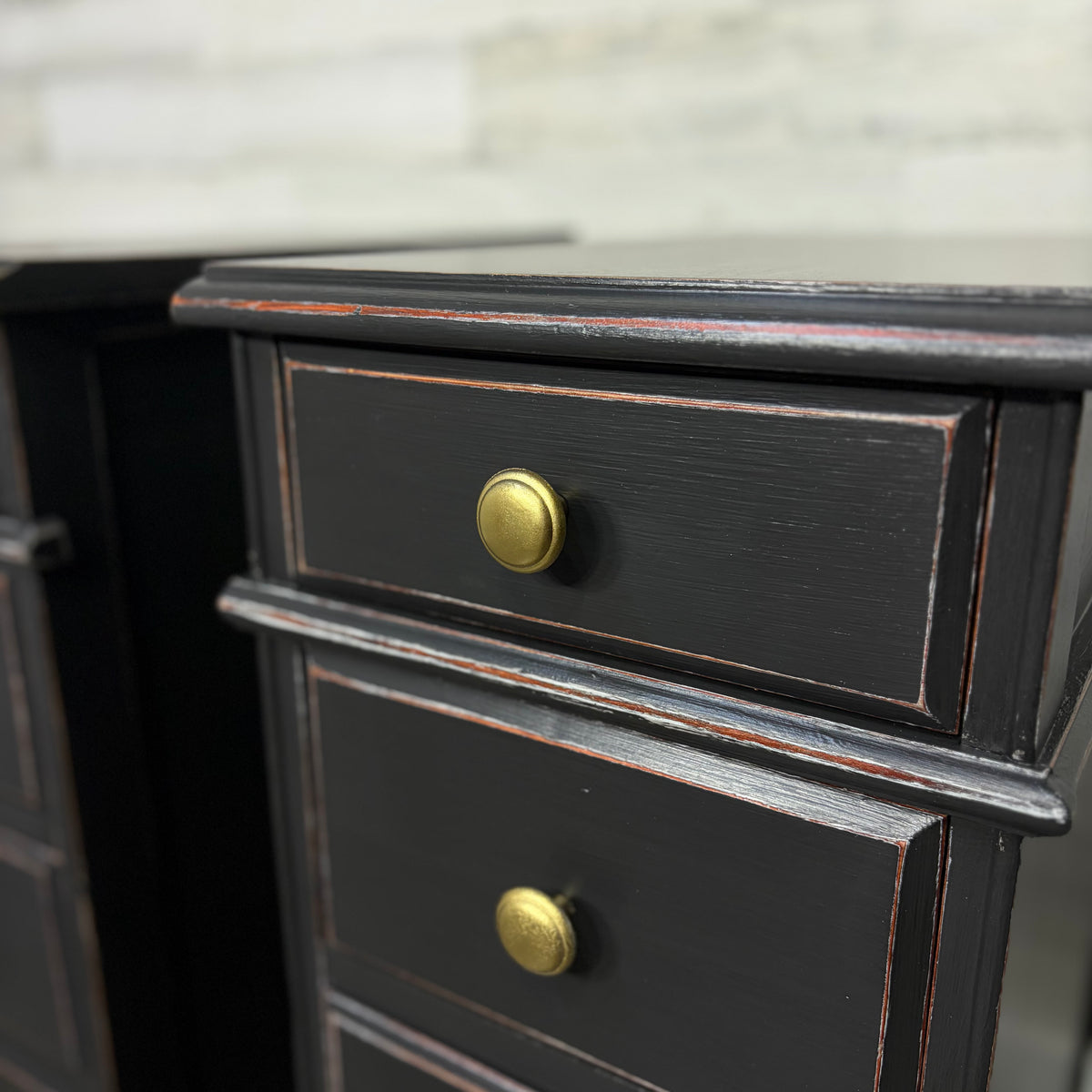 Matching Set Of 2 Black Nightstands