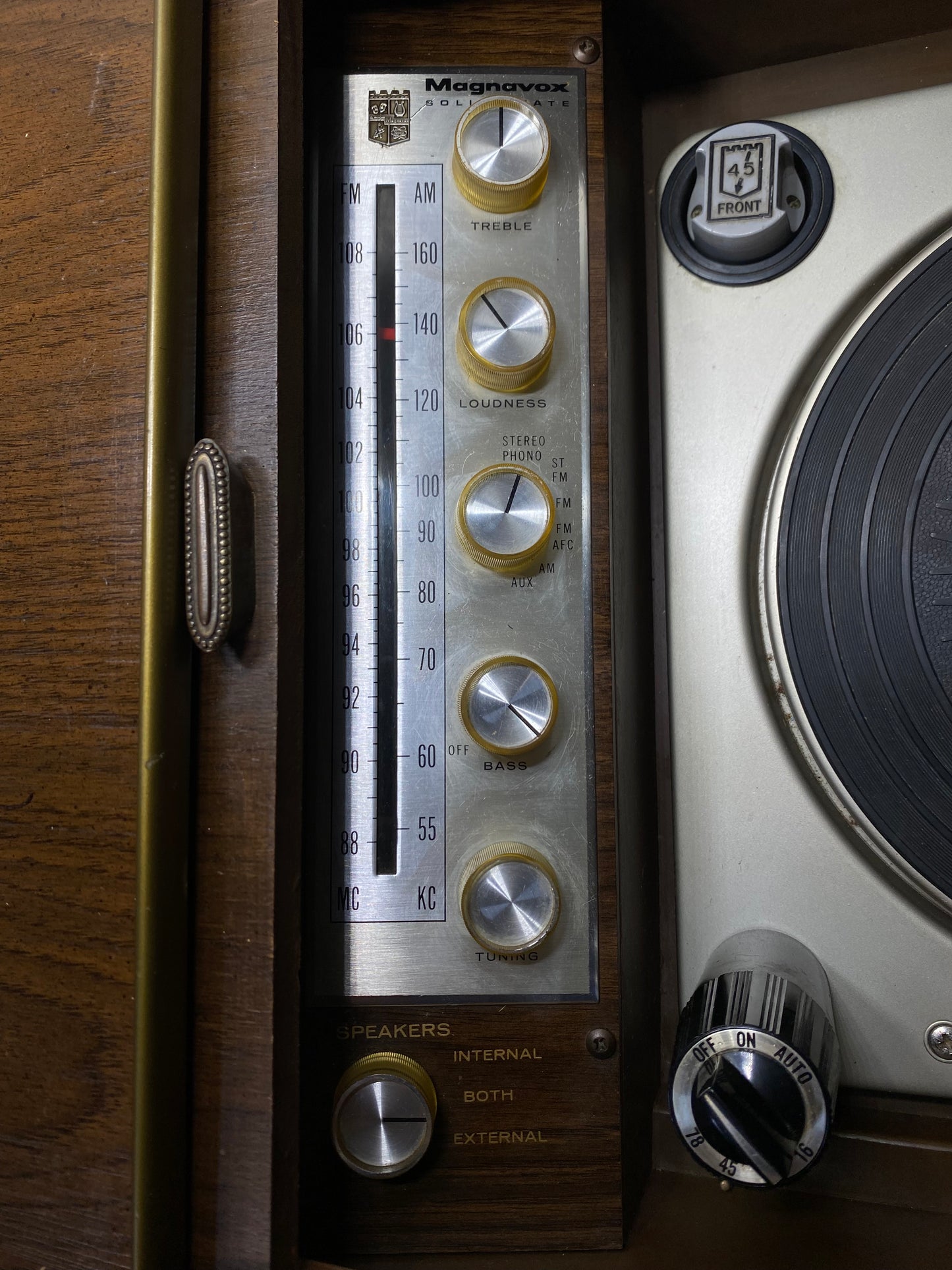 Vintage Magnavox Record/ Radio Cabinet
