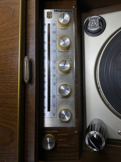 Vintage Magnavox Record/ Radio Cabinet