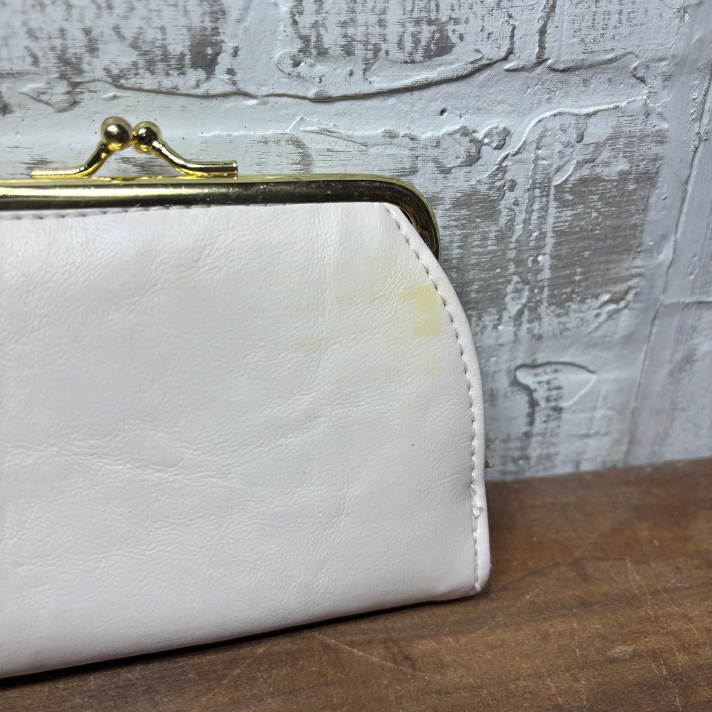Vintage Kiss Lock Clasp White Coin Purse Wallet