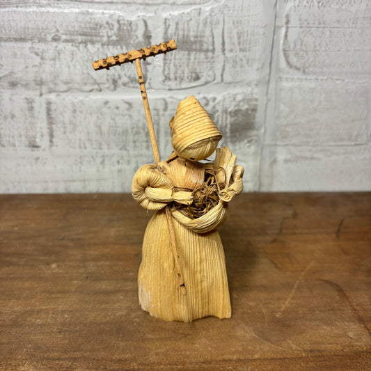 Vintage Handmade Folk Art Corn Husk Dolls Set