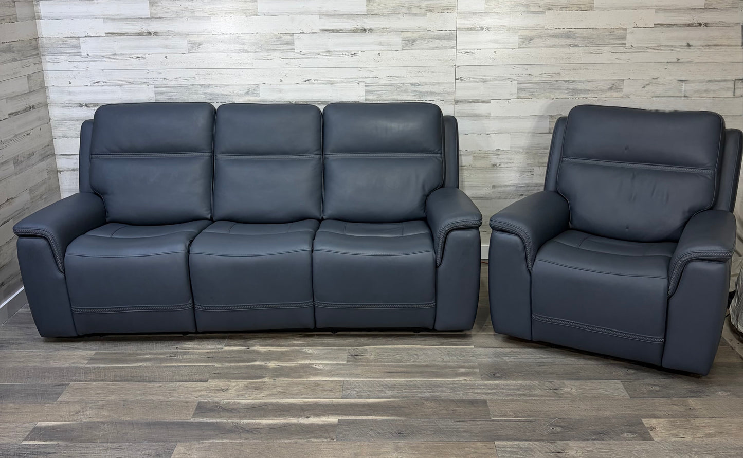 Leather Flexsteel “Sawyer” Power Reclining Sofa & Chair Set