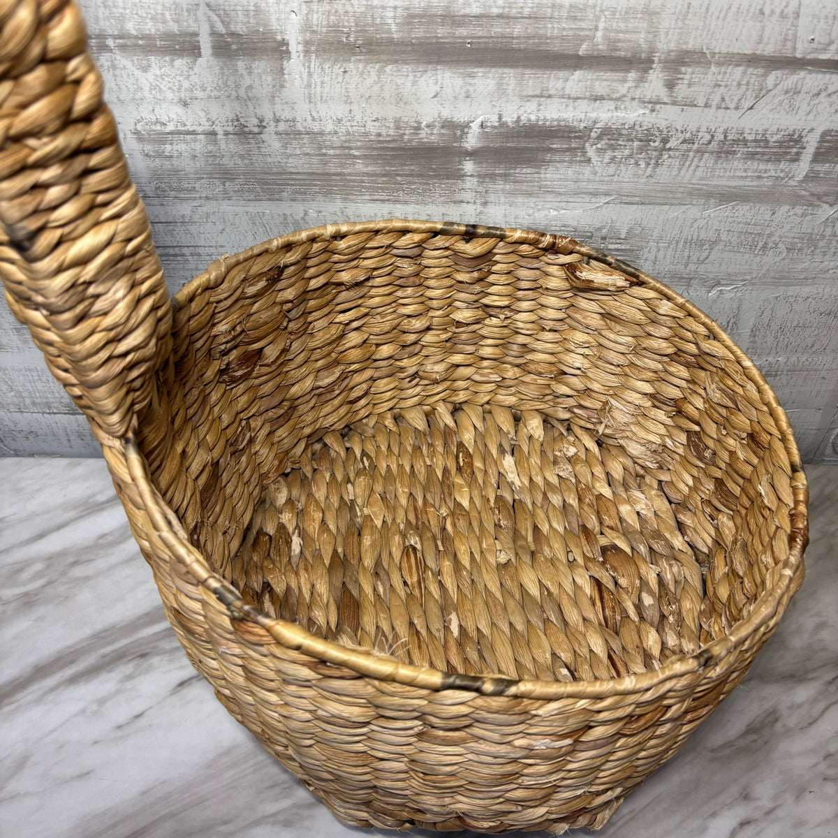 Woven Seagrass Llama Shaped Storage Basket