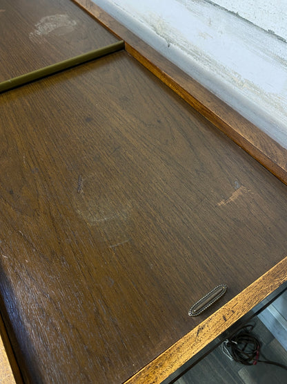 Vintage Magnavox Record/ Radio Cabinet