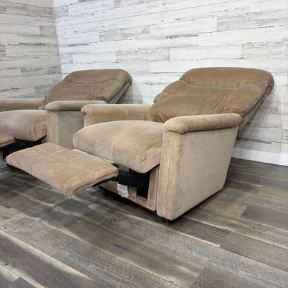 Set Of 2 LaZboy Recliner Chairs