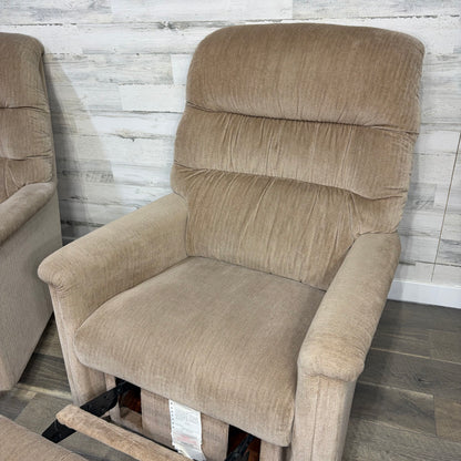 Set Of 2 LaZboy Recliner Chairs