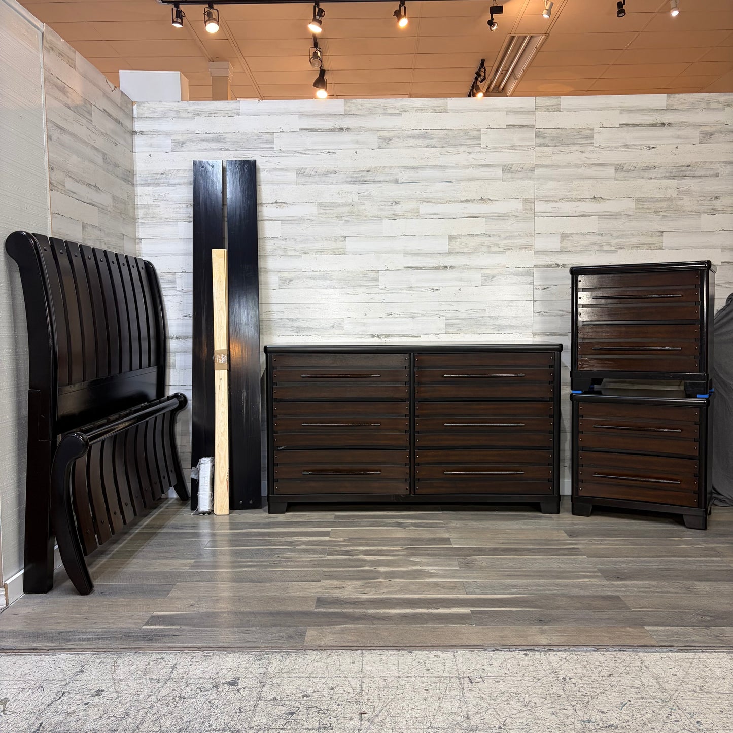 4pc Queen Bedroom Set